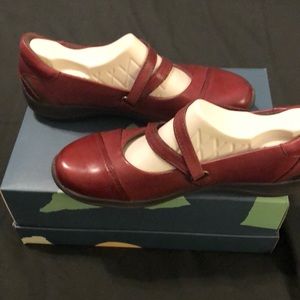 Earth Kara Galilei Bordeaux Leather NWOB